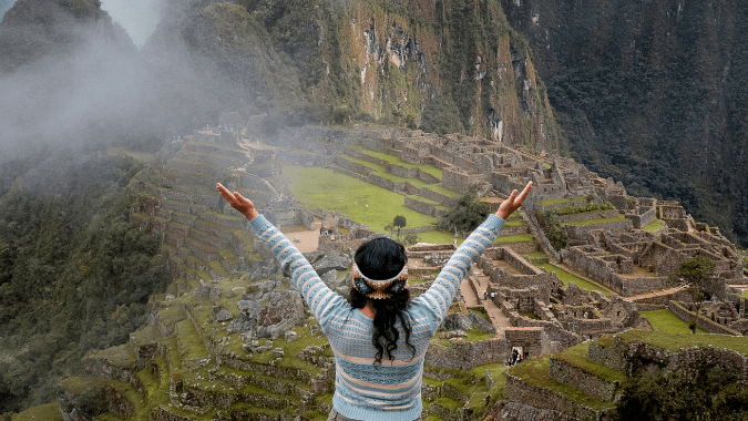 Travel through Machu Picchu and reach the most famous ruins of Peru in its exclusive trains, Voyager Train or Expedition Train!