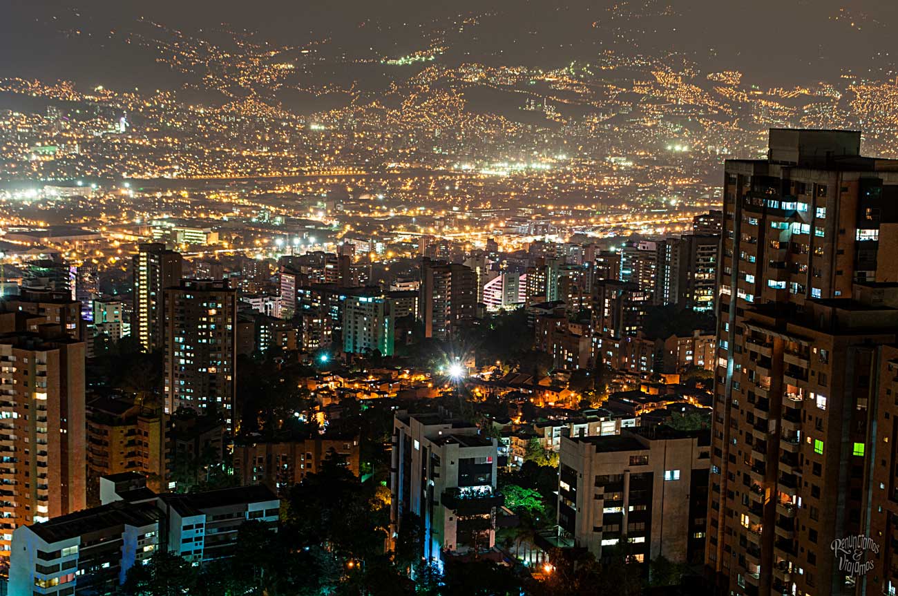 Ciudad de Medellin de noche