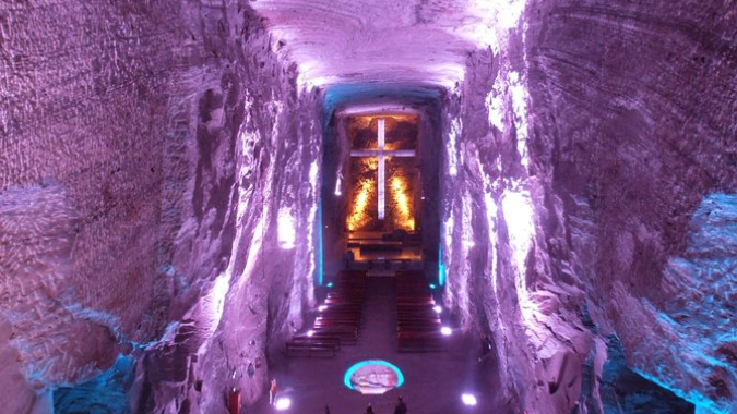 Visit the Cathedral of Zipaquira with this tour and take home a souvenir of your visit!